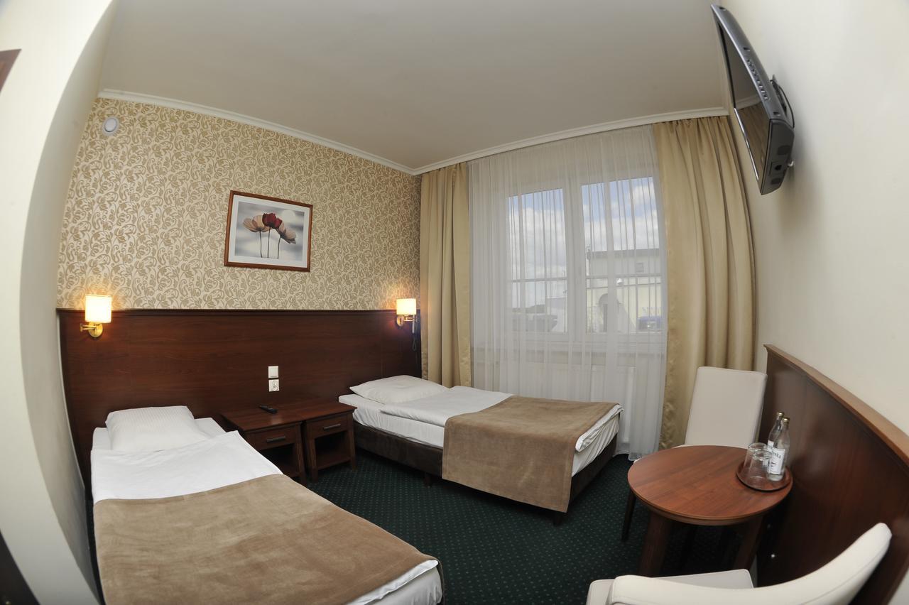 Hotel Lotos Woskrzenice Duze Exterior photo